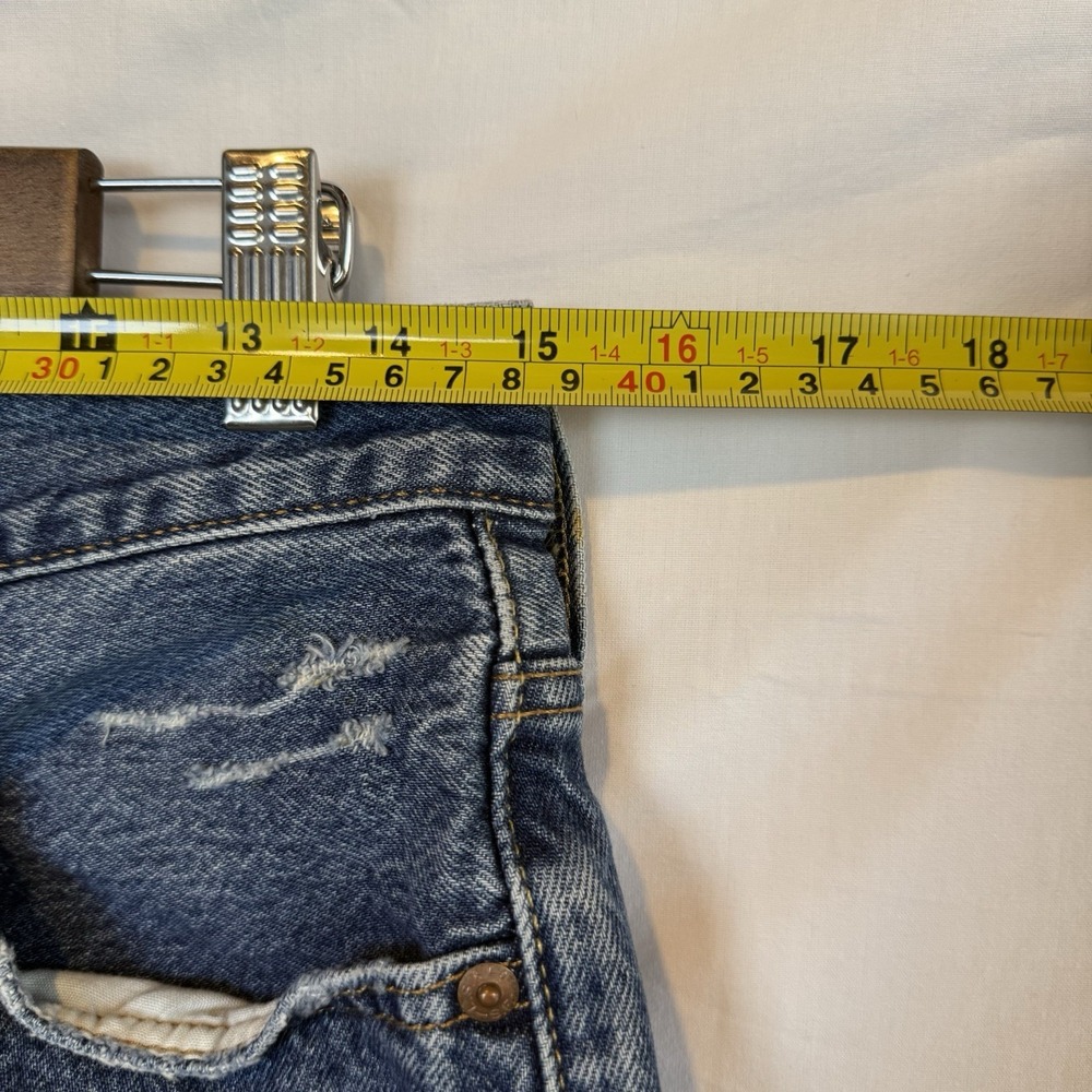 Levi's Women's 501 Premium Button Fly Distressed Denim Shorts Size 26x3.5 - Picture 6 of 7
